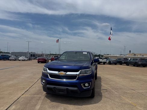 Used 2017 Chevrolet Colorado LT w/ LT Convenience Package RWD image 7