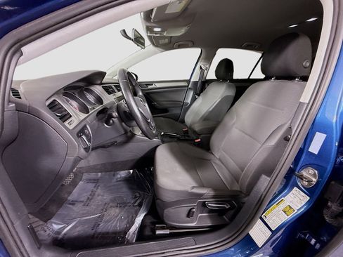 Used 2017 Volkswagen Golf S image 21