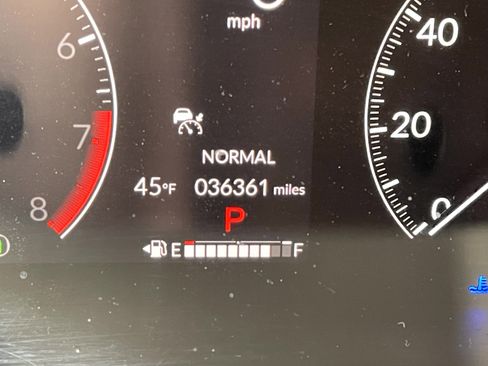 Used 2023 Honda HR-V EX-L image 14