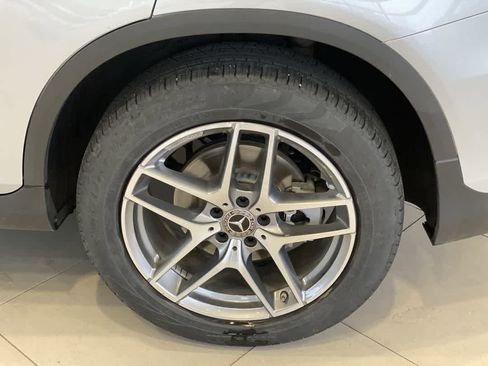 Used 2018 Mercedes-Benz GLC 300 4MATIC image 13