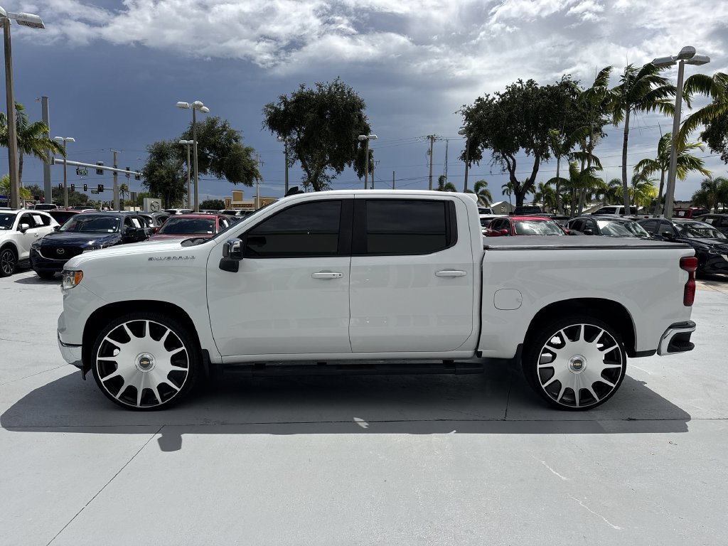 Used 2022 Chevrolet Silverado 1500 LT RWD image 11