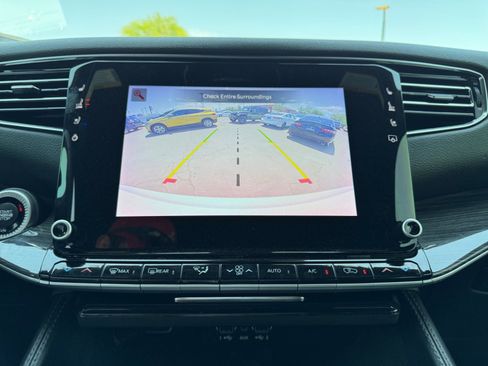 Used 2022 Jeep Wagoneer Series II RWD image 23