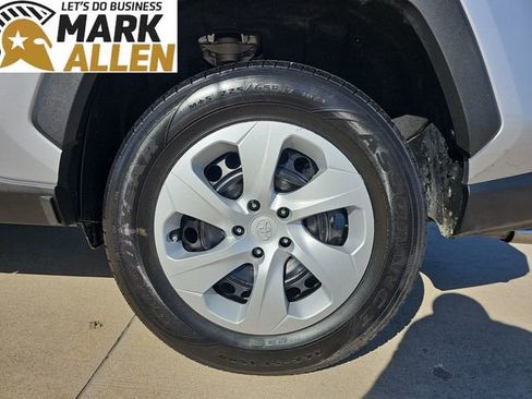 Used 2024 Toyota RAV4 LE image 32