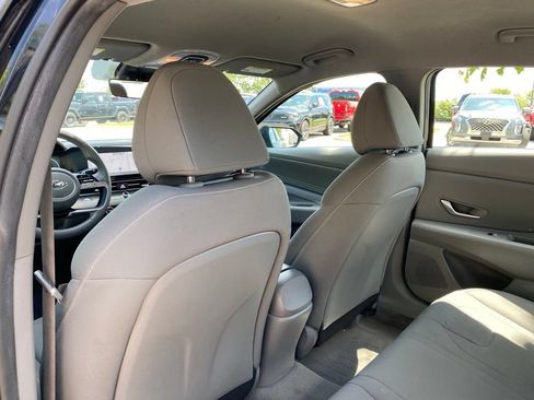 Used 2023 Hyundai Elantra SEL w/ Convenience Package FWD image 30
