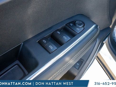 Used 2025 GMC Acadia Elevation image 18