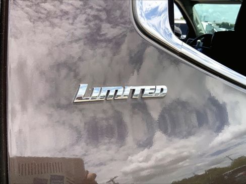Used 2023 Toyota Tundra Limited AWD/4WD image 10
