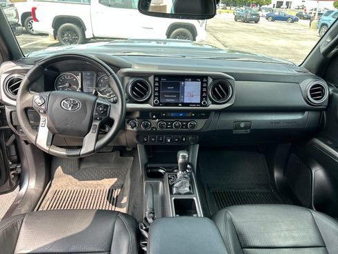 Certified 2022 Toyota Tacoma TRD Sport w/ TRD Premium Sport Package AWD/4WD image 15