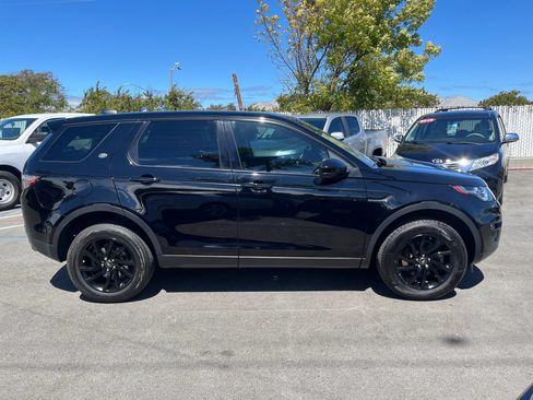 Used 2019 Land Rover Discovery Sport SE AWD/4WD image 2