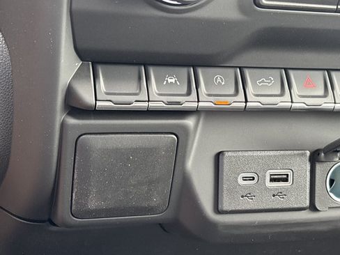 New 2026 Chevrolet Silverado 1500 Custom Trail Boss w/ LPO, Dark Essentials Package AWD/4WD image 33