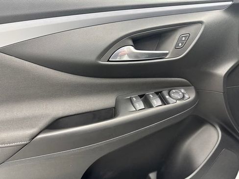 Used 2026 Buick Envista Preferred FWD image 9