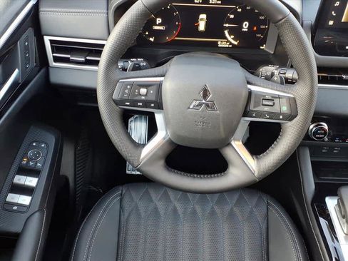 New 2026 Mitsubishi Outlander SEL image 5