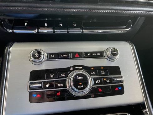Used 2023 Lincoln Aviator AWD image 17