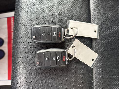 Used 2020 Kia Sportage S image 36