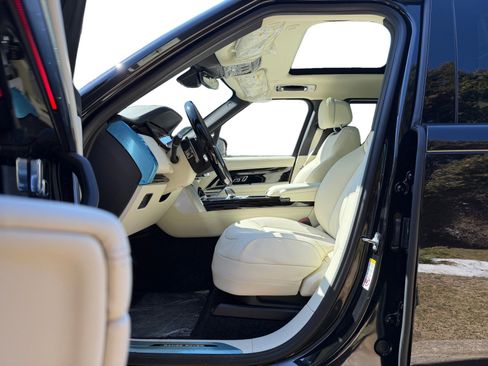 New 2026 Land Rover Range Rover SE AWD/4WD image 10