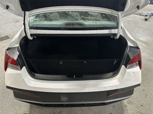 Certified 2025 Hyundai Elantra Sport image 18