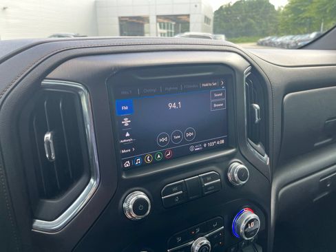 Used 2022 GMC Sierra 1500 AT4 w/ AT4 Premium Package AWD/4WD image 23