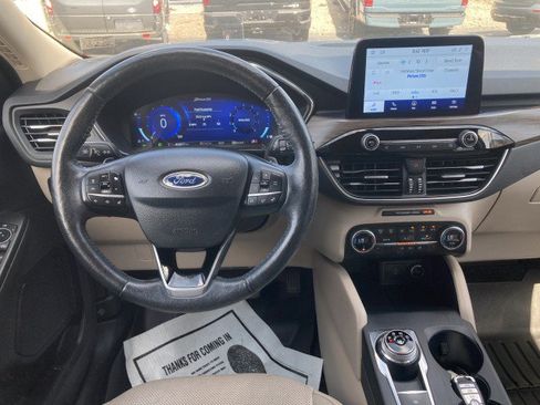 Used 2020 Ford Escape Titanium AWD/4WD image 11
