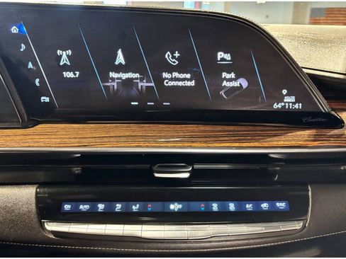 Used 2021 Cadillac Escalade Luxury image 28