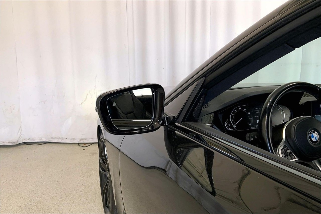 Used 2022 BMW 230i Coupe w/ M Sport Package RWD image 10