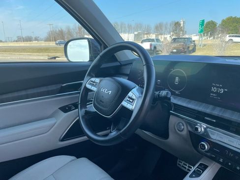 Used 2025 Kia Telluride SX image 30