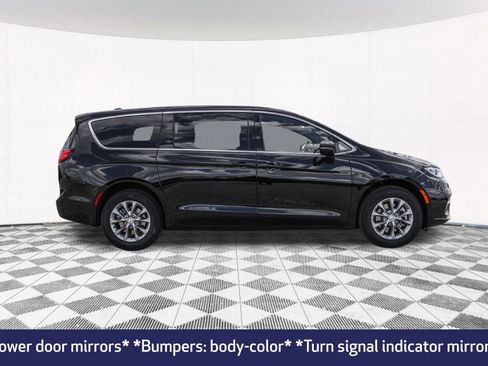 New 2026 Chrysler Pacifica Select image 8