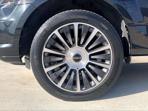 Used 2015 Lincoln Navigator 2WD w/ Equipment Group 101A Reserve image 9