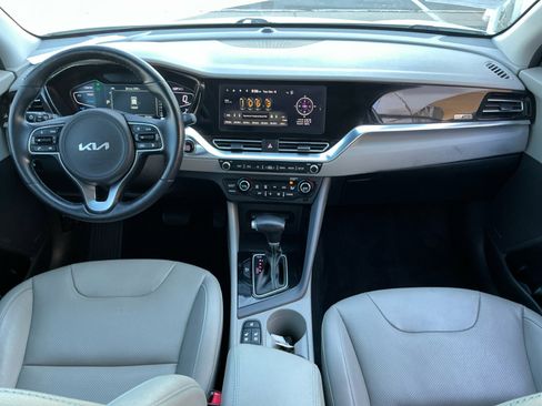 Used 2022 Kia Niro EX Premium image 20