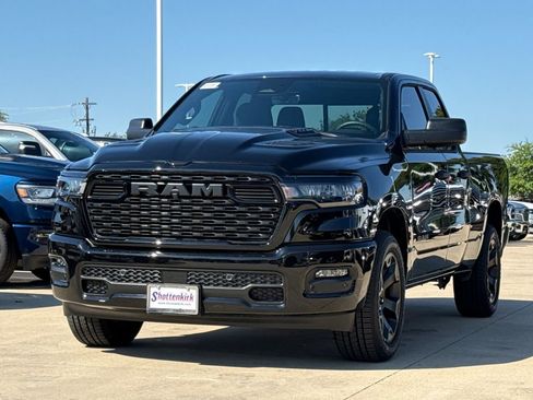 New 2026 RAM 1500 Express AWD/4WD image 3