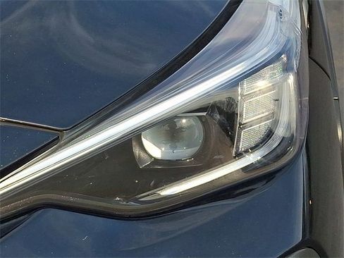 Certified 2025 Subaru Crosstrek 2.5i Limited w/ Popular Package #4A image 9