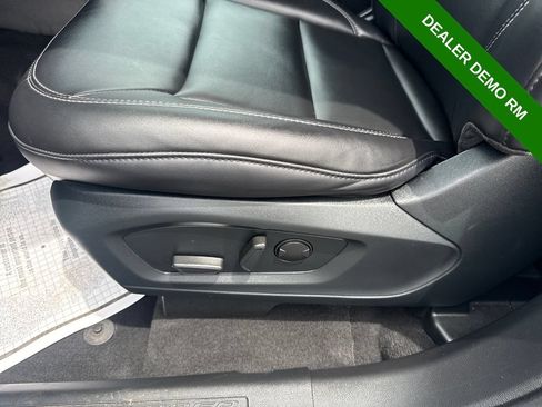 Used 2024 Ford Explorer XLT w/ Equipment Group 202A AWD/4WD image 30