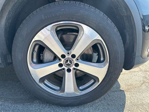 Used 2018 Mercedes-Benz GLC 300 4MATIC image 9