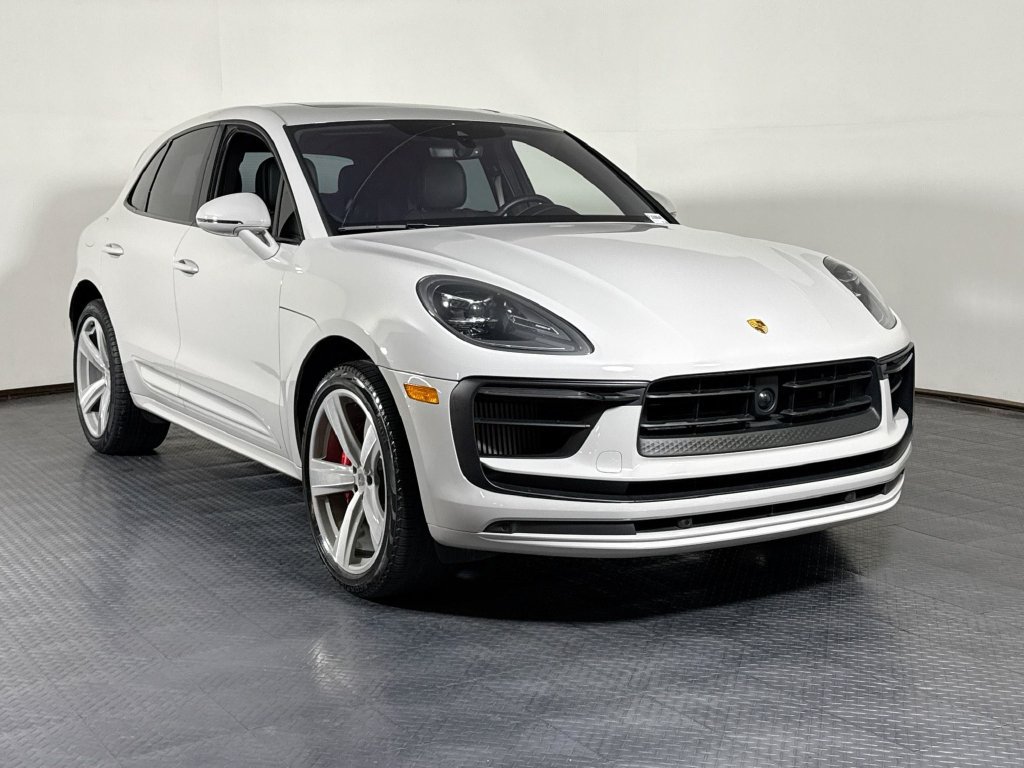Certified 2023 Porsche Macan S AWD/4WD image 9