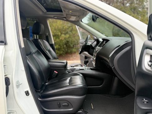 Used 2017 Nissan Pathfinder SL w/ SL Premium Package image 28