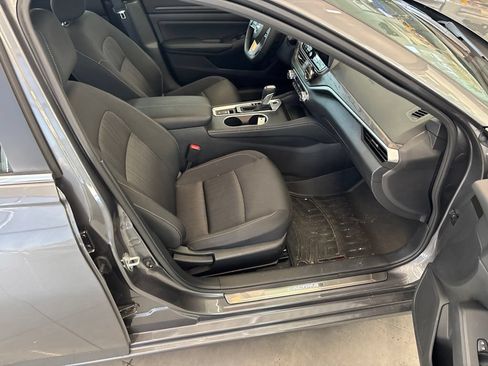 Used 2025 Nissan Altima 2.5 SV w/ SV Premium Package FWD image 12