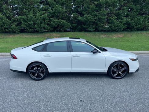 Used 2026 Honda Accord SE image 14