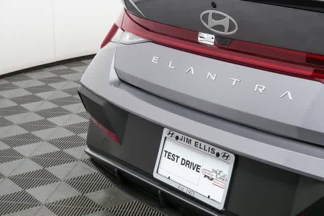 New 2026 Hyundai Elantra SEL FWD image 13