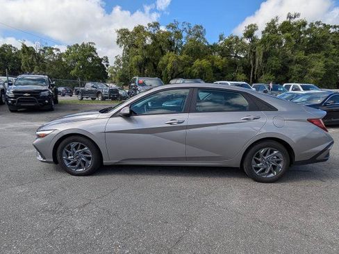 Used 2024 Hyundai Elantra SEL FWD image 7