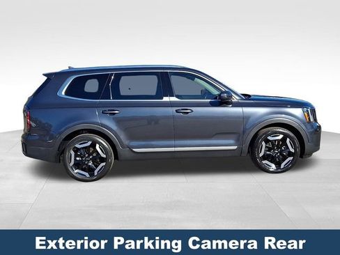 Used 2024 Kia Telluride EX w/ EX Captain's Chair Package image 9