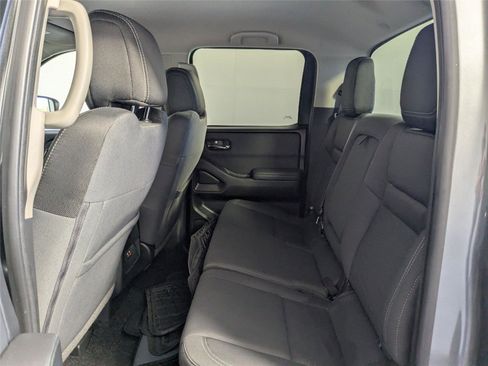 Used 2022 Nissan Frontier SV image 7