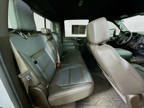 Used 2023 GMC Sierra 2500 Denali w/ Technology Package AWD/4WD image 9
