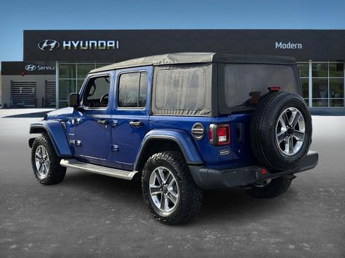 Used 2019 Jeep Wrangler Unlimited Sahara image 5