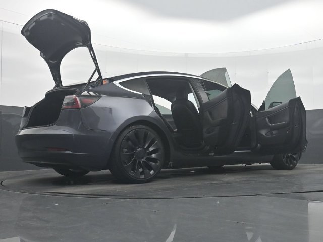 Used 2018 Tesla Model 3 Long Range RWD image 55