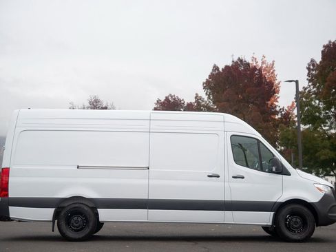 New 2025 Mercedes-Benz Sprinter 2500 image 8