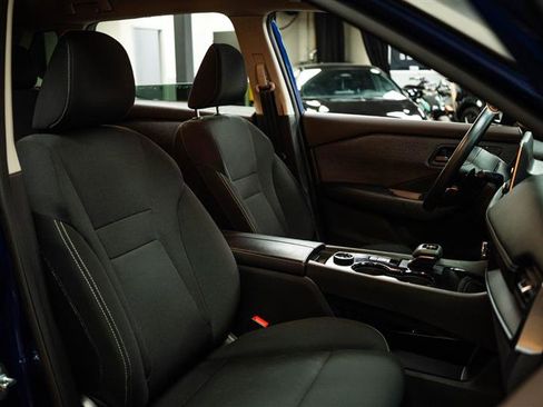 Used 2023 Nissan Rogue S image 14