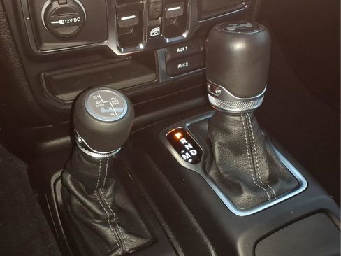 Used 2024 Jeep Wrangler High Altitude image 11