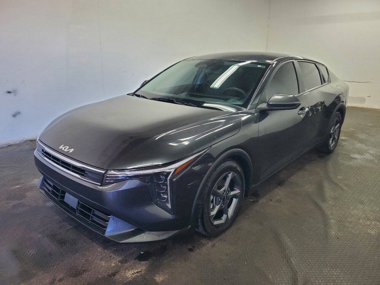Used 2025 Kia K4 FWD image 1