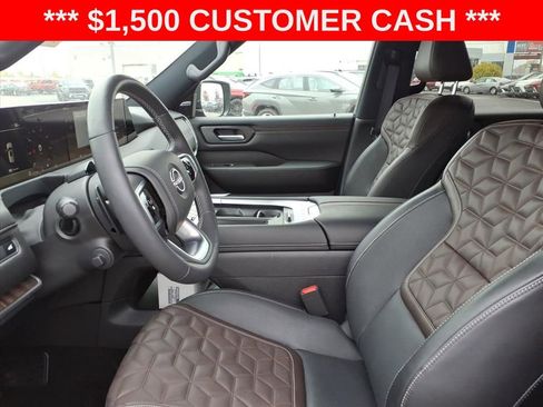 New 2025 Nissan Armada Platinum Reserve image 8