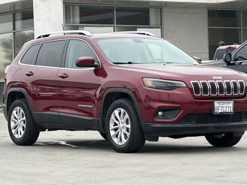 Used 2019 Jeep Cherokee Latitude w/ Popular Appearance Group image 8