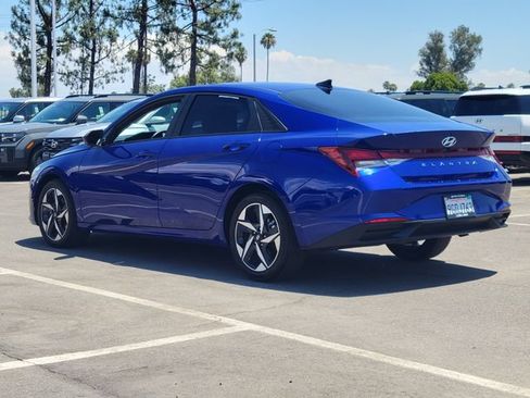 Used 2023 Hyundai Elantra SEL w/ Convenience Package FWD image 3
