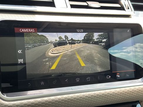 Used 2018 Land Rover Range Rover Velar S AWD/4WD image 27